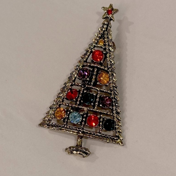 Vintage quality Christmas tree brooch adorned in shimmery stones - Picture 3 of 11